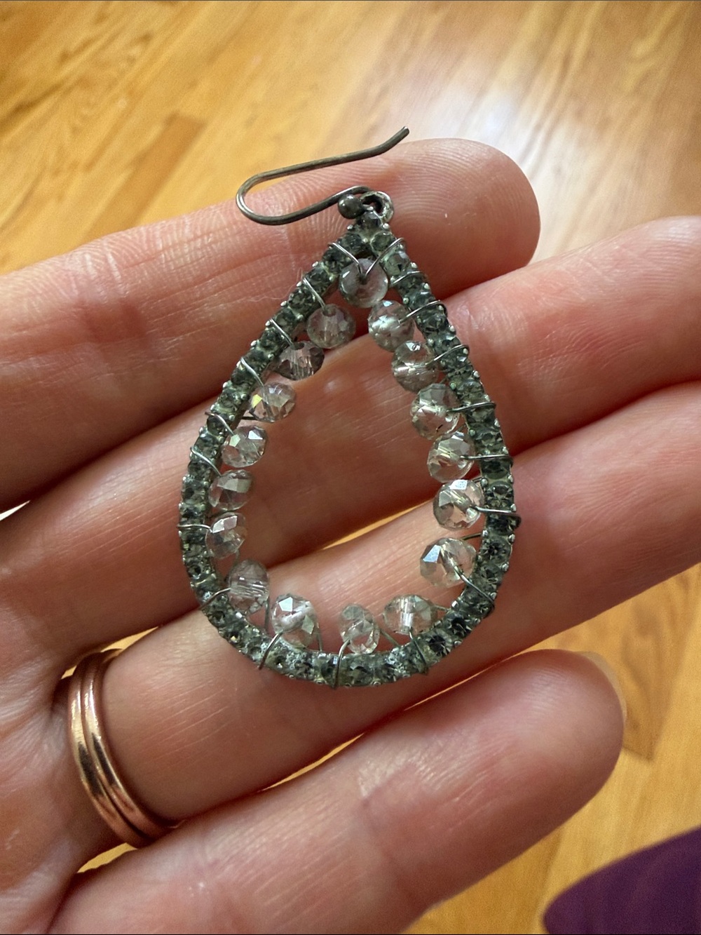 Banana Republic tear drop earrings